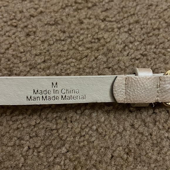 shiny tan belt - Picture 3 of 3